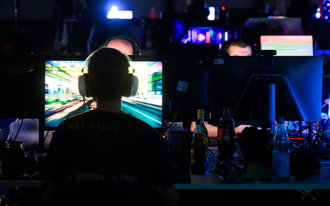 Das Bundeswirtschaftsministerium veröffentlichte eine Förderrichtlinie samt Förderaufruf, allerdings gelten starke Einschränkungen. (Archivbild)  - Foto: Julian Stratenschulte/dpa