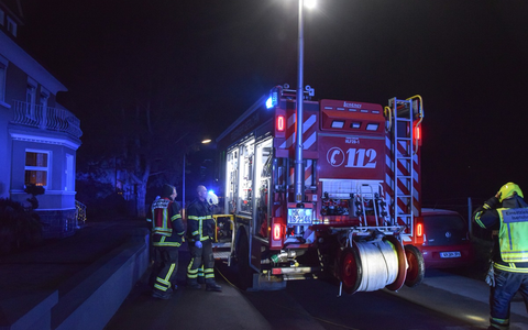FW-MK: Person in der Lenne - Foto: presseportal.de