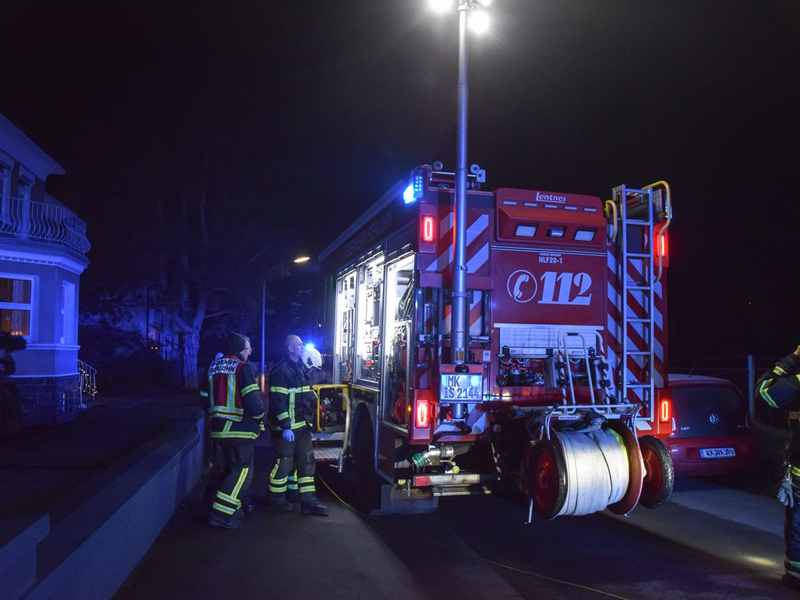 FW-MK: Person in der Lenne - Foto: presseportal.de