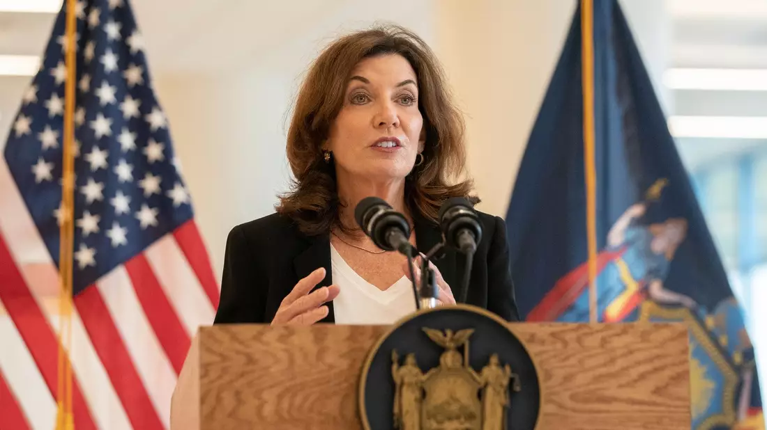 Gouverneurin Kathy Hochul äußerte sich «entsetzt und schockiert» über die «sinnlose Tötung» des Häftlings. (Archivbild) - Bild: Jeenah Moon/AP/dpa
