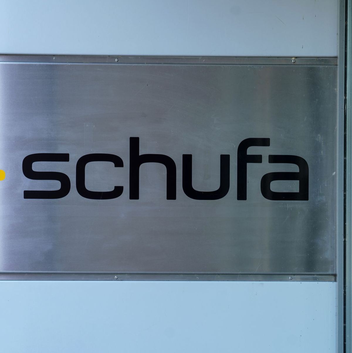 Wer eine Wohnung mieten will, braucht in den meisten Fällen eine Schufa-Auskunft ohne negative Einträge. (Archivbild) - Foto: Andreas Arnold/dpa