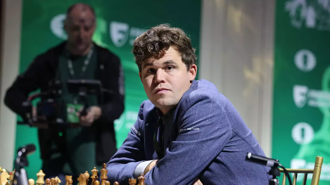 Titelverteidiger Magnus Carlsen hat nach einer Bestrafung seinen Rückzug von der Schnellschach-WM erklärt. - Bild: Seshadri Sukumar/ZUMA Press Wire/dpa