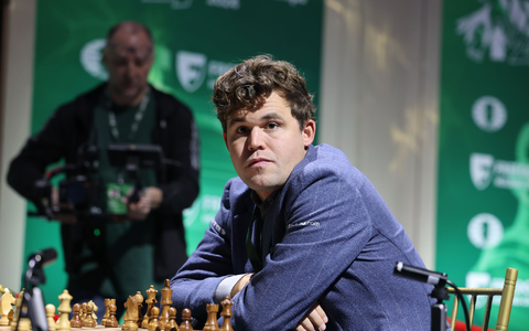 Titelverteidiger Magnus Carlsen hat nach einer Bestrafung seinen RĂŒckzug von der Schnellschach-WM erklĂ€rt. - Foto: Seshadri Sukumar/ZUMA Press Wire/dpa Titelverteidiger Magnus Carlsen hat nach einer Bestrafung seinen RĂŒckzug von der Schnellschach-WM erklĂ€rt. - Foto: Seshadri Sukumar/ZUMA Press Wire/dpa