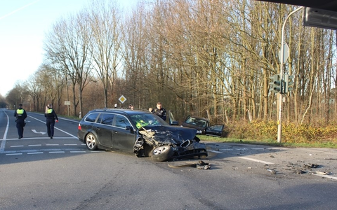 POL-DN: Zweimal Totalschaden nach Unfall beim Linksabbiegen - Foto: presseportal.de