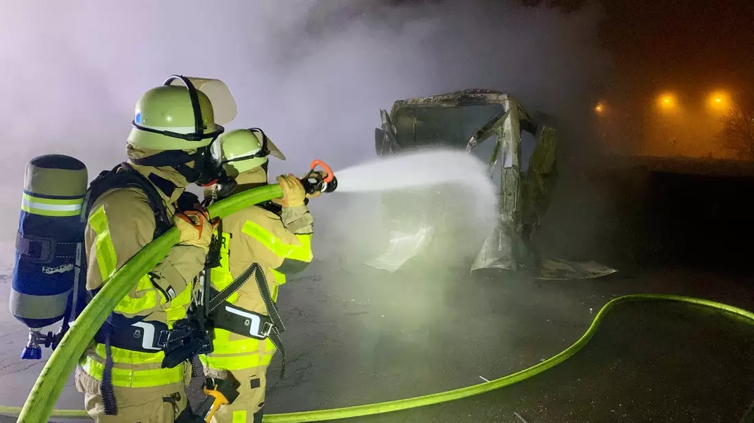 FW-GLA: Explosion eines Kleintransporters - Bild: presseportal.de