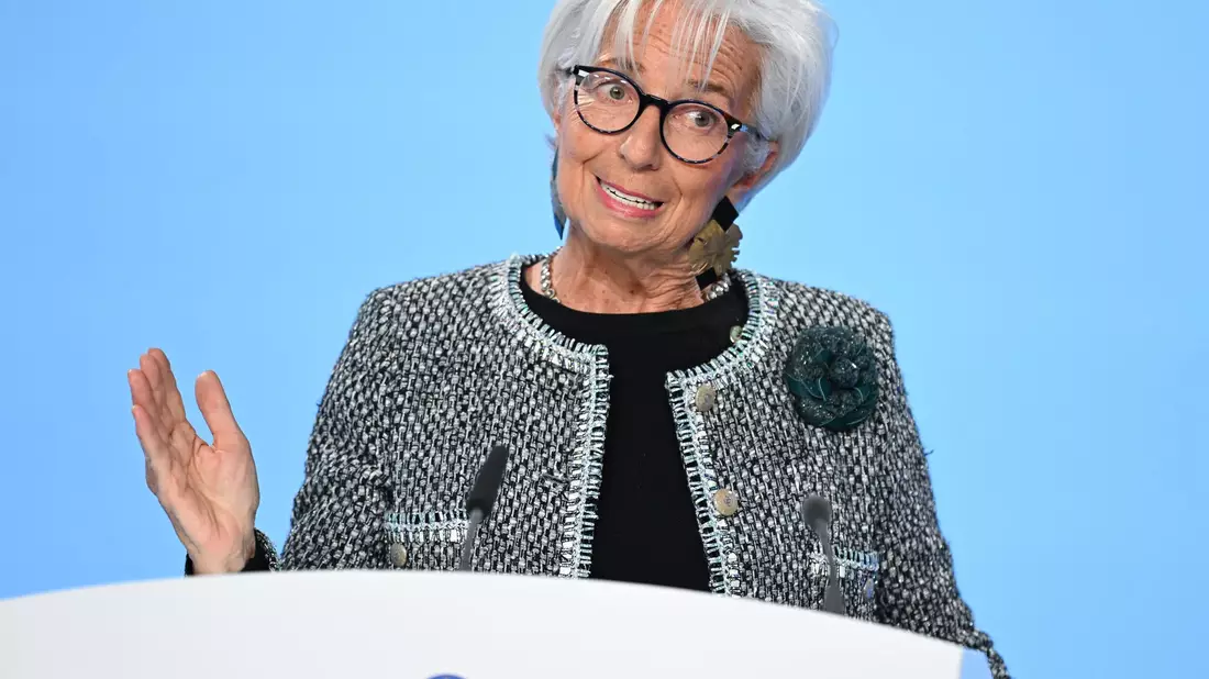 EZB-Präsidentin Lagarde: Weitere Zinssenkungen im Blick (Archivbild) - Bild: Arne Dedert/dpa