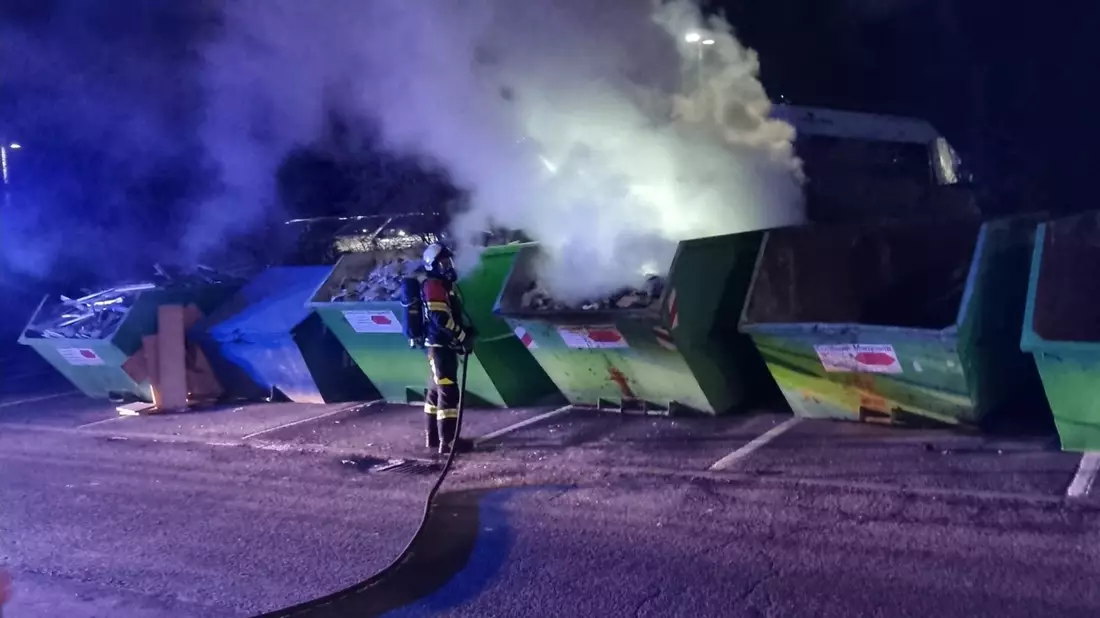 FW Allensbach: B1 Container - Bild: presseportal.de