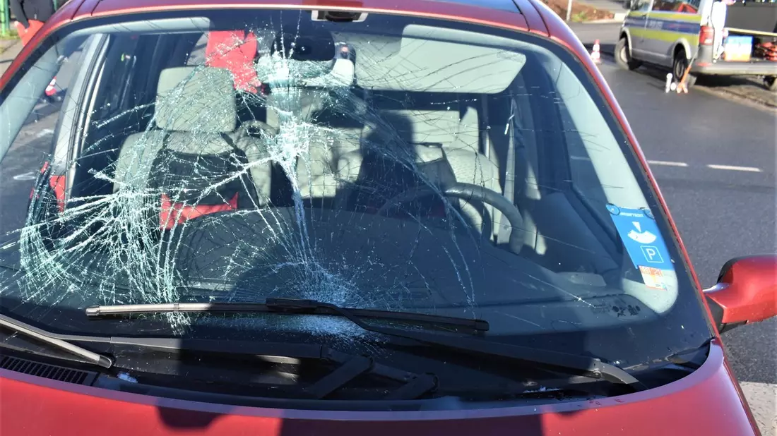 POL-HI: Unfall an Fußgängerampel fordert zwei Verletzte - Bild: presseportal.de