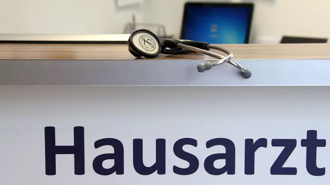 Nicht alle Arztpraxen sind gut zu erreichen. - Bild: Stephan Jansen/dpa