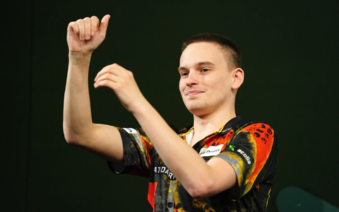 Fan-Schals zum besonderen Finale. - Foto: Zac Goodwin/PA Wire/dpa