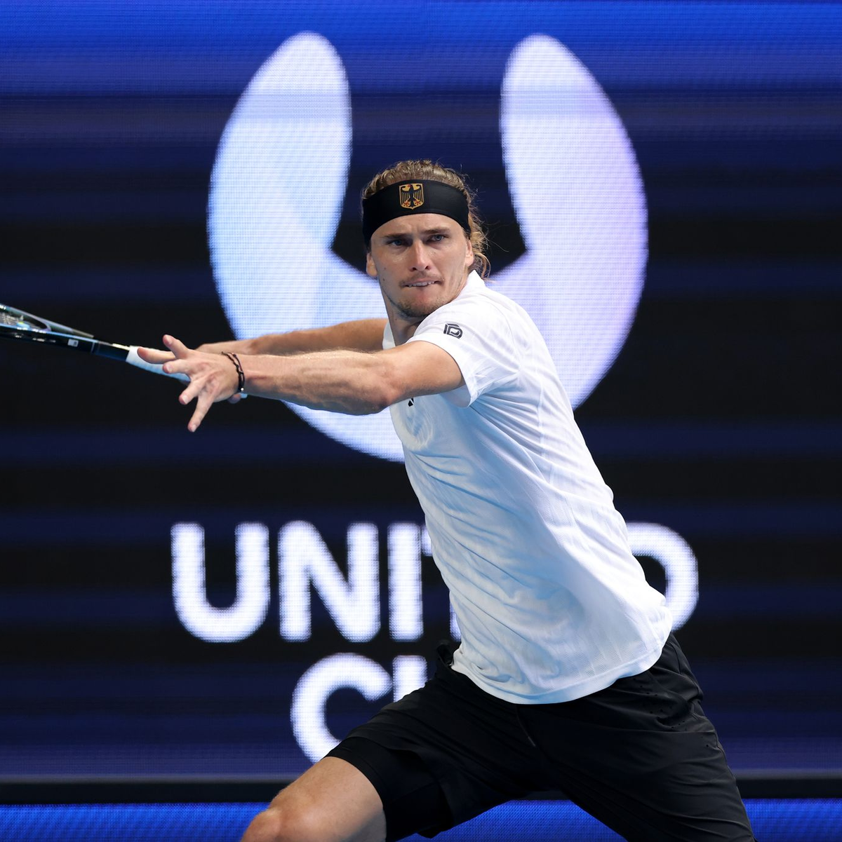 Alexander Zverev gewinnt sein erstes Saisonmatch und sorgt für die Entscheidung im Duell gegen Brasilien - Foto: Richard Wainwright/AAP/dpa