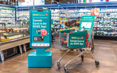 Mehr sparen mit REWE Bonus: Euros statt Punkte - Bonusprogramm für individuelle Vorteile / Neues Vorteilsprogramm ist für REWE der nächste Schritt innerhalb der digitalen Angebotskommunikation - Foto: presseportal.de