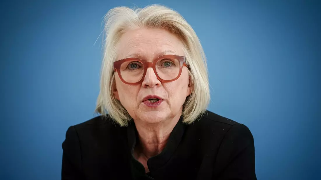 Monika Schnitzer fordert eine bessere Personalausstattung in den Kitas. (Archivbild) - Bild: Kay Nietfeld/dpa