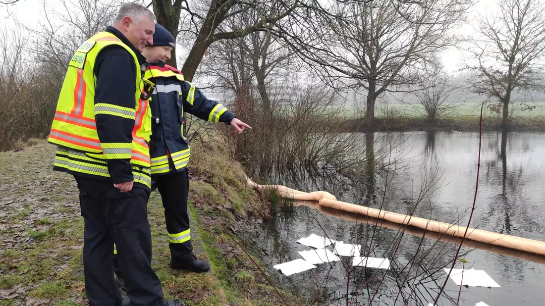 FW Celle: Gewässerverunreinigung - Bild: presseportal.de