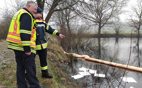 FW Celle: Gewässerverunreinigung - Foto: presseportal.de