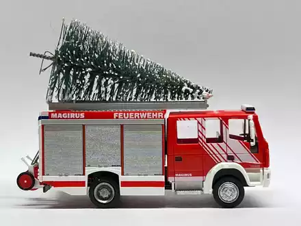 FW Beverungen: Tannenbaumsammelaktion der Jugendfeuerwehr Beverungen und Jugendfeuerwehr Herstelle - Foto: presseportal.de