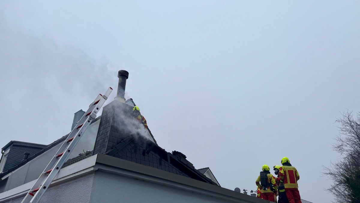 FW-Heiligenhaus: Kaminbrand in Heiligenhaus Isenbügel - Foto: presseportal.de