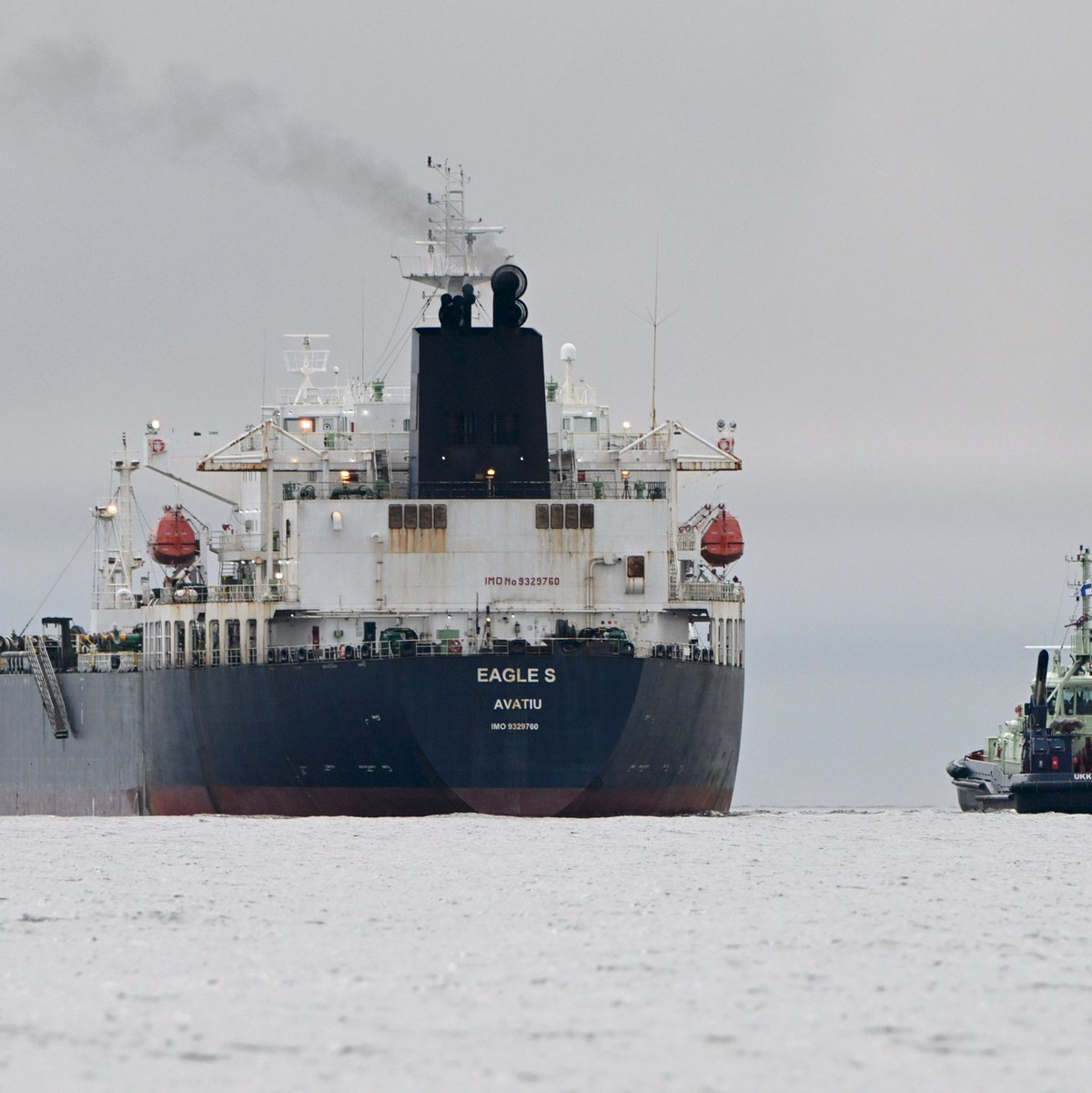 Die finnischen Ermittler halten seit Dezember die «Eagle S» fest, die nach EU-Einschätzung zur russischen Schattenflotte zählen soll. (Archivbild) - Foto: Jussi Nukari/Lehtikuva/dpa