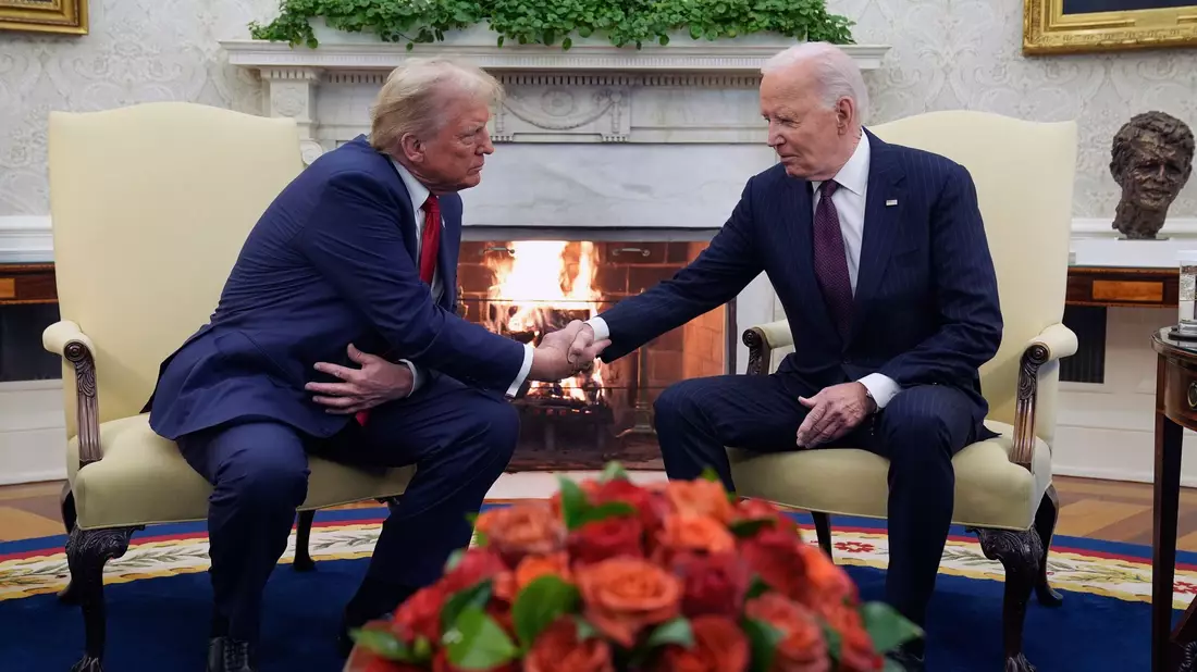 Dass der 82-Jährige die Amtsgeschäfte ausgerechnet an den Republikaner Donald Trump übergeben muss, ist für ihn besonders bitter. (Archivbild) - Bild: Evan Vucci/AP/dpa