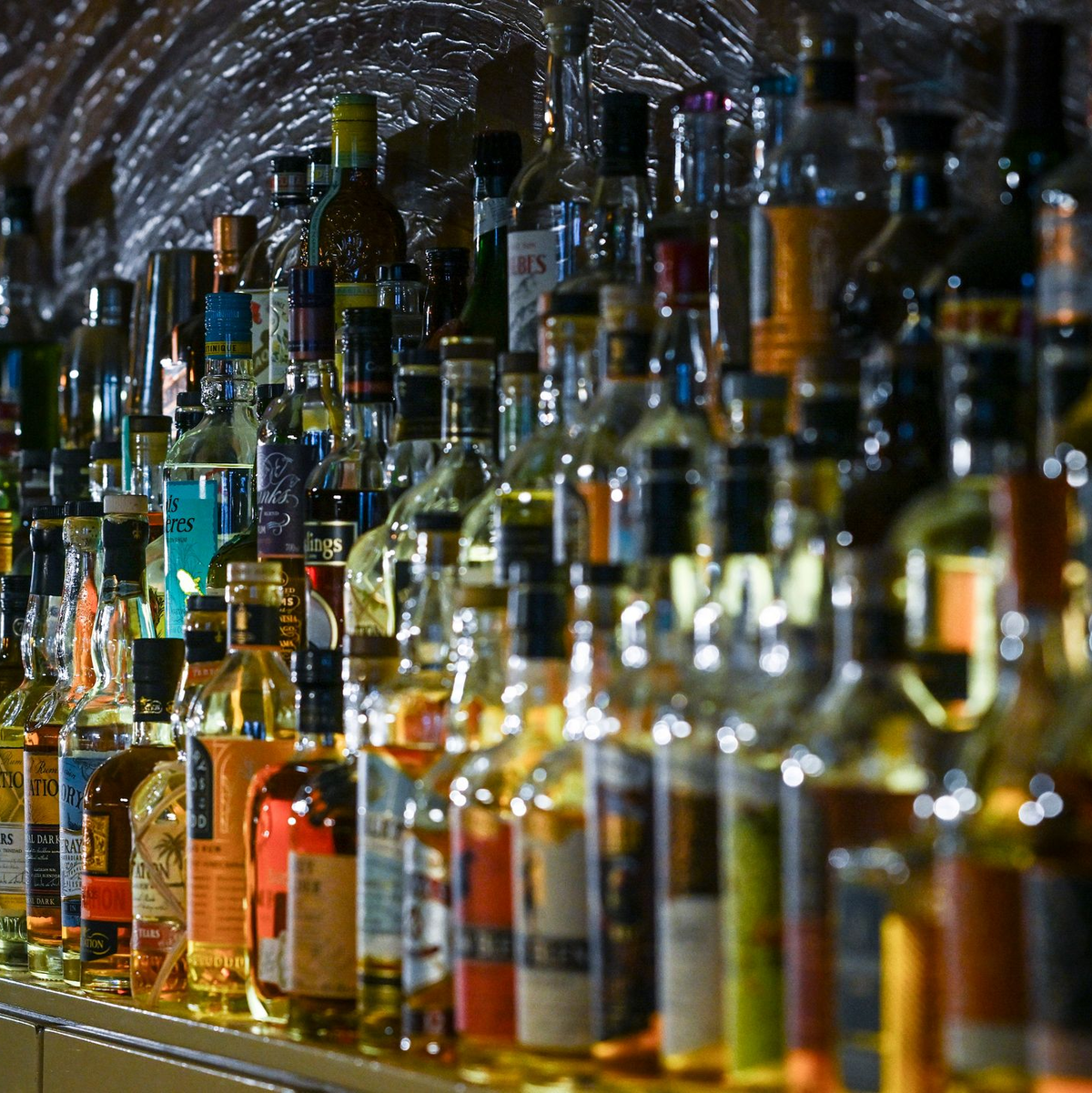 Ein Trend breitet sich aus: Zunehmend Menschen verzichten im Januar auf den Konsum von Alkohol. (Symbolbild) - Foto: Jens Kalaene/dpa