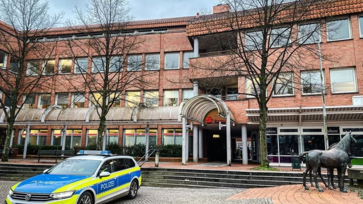 POL-ROW: ++ Videoüberwachung am Pferdemarkt in der Silvesternacht ++ Sicher und friedlich ins neue Jahr: Hinweise der Polizei ++ - Foto: presseportal.de