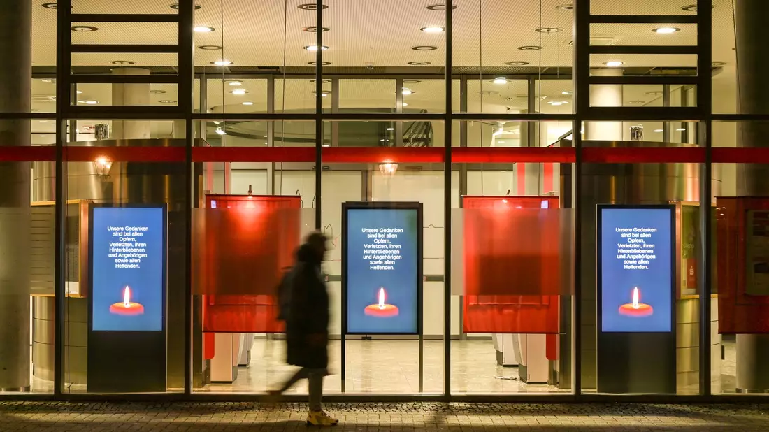 In Magdeburg wird an vielen Orten weiterhin der Opfer des Anschlags gedacht.  - Bild: Heiko Rebsch/dpa