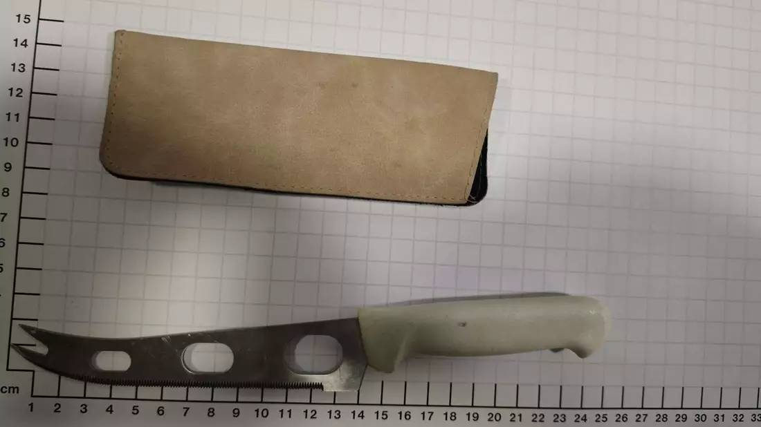 BPOL NRW: Bundespolizei stellt Falschgeld, Messer und Drogen bei 21-Jährigem sicher - Bild: presseportal.de