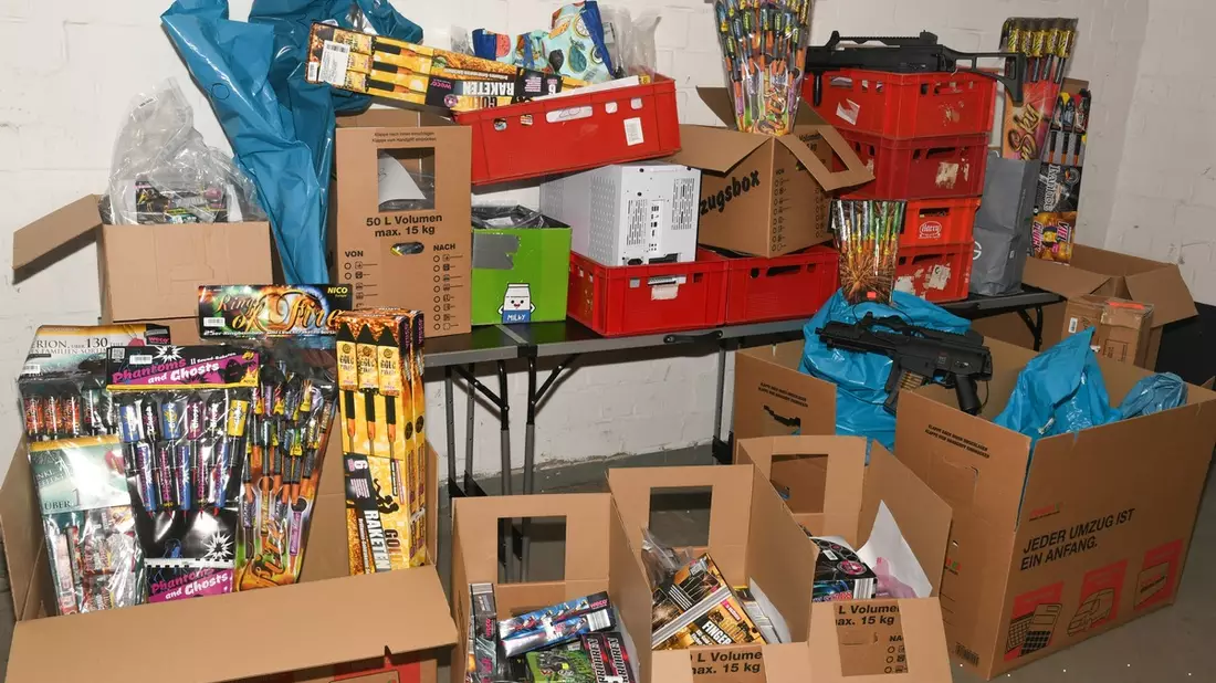 POL-CUX: Durchsuchungsaktion nach Sprengstoffen und unerlaubten Feuerwerkskörpern - Bild: presseportal.de
