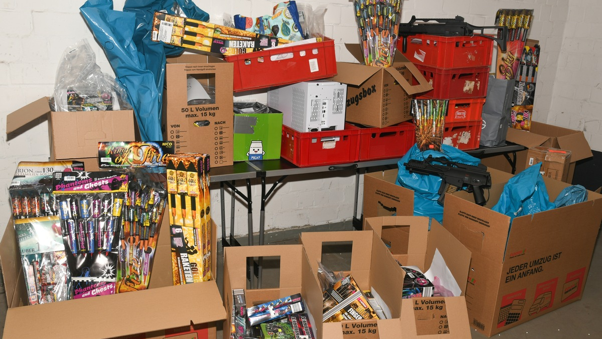 POL-CUX: Durchsuchungsaktion nach Sprengstoffen und unerlaubten Feuerwerkskörpern - Foto: presseportal.de