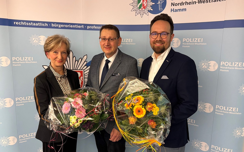 POL-HAM: Wechsel in der Führungsriege der Polizei Hamm: Verabschiedung von Adriane Klostermann und Begrüßung von Regierungsdirektor Jan Kieseheuer - Foto: presseportal.de