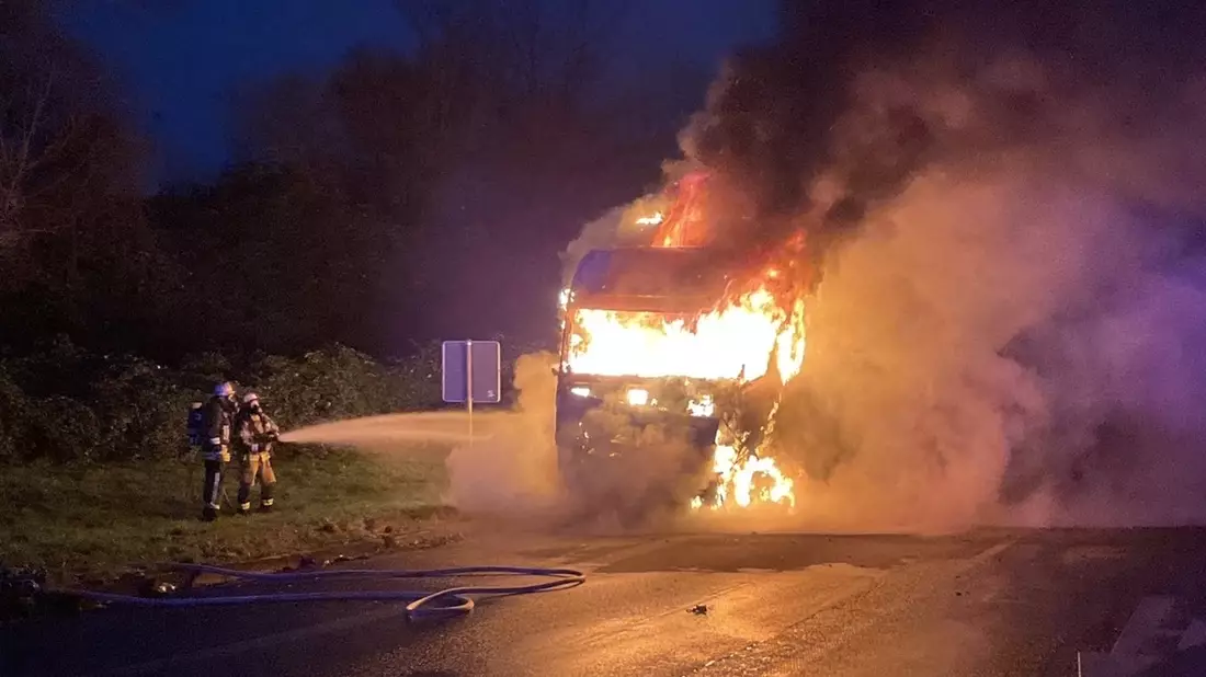 FW-DO: LKW-Brand auf B236-Abfahrt - Bild: presseportal.de