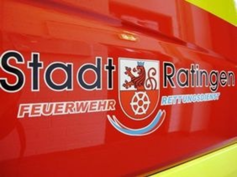 FW Ratingen: Feuerwehr Ratingen im Umweltschutzeinsatz nach Gewässerverunreinigung - Foto: presseportal.de