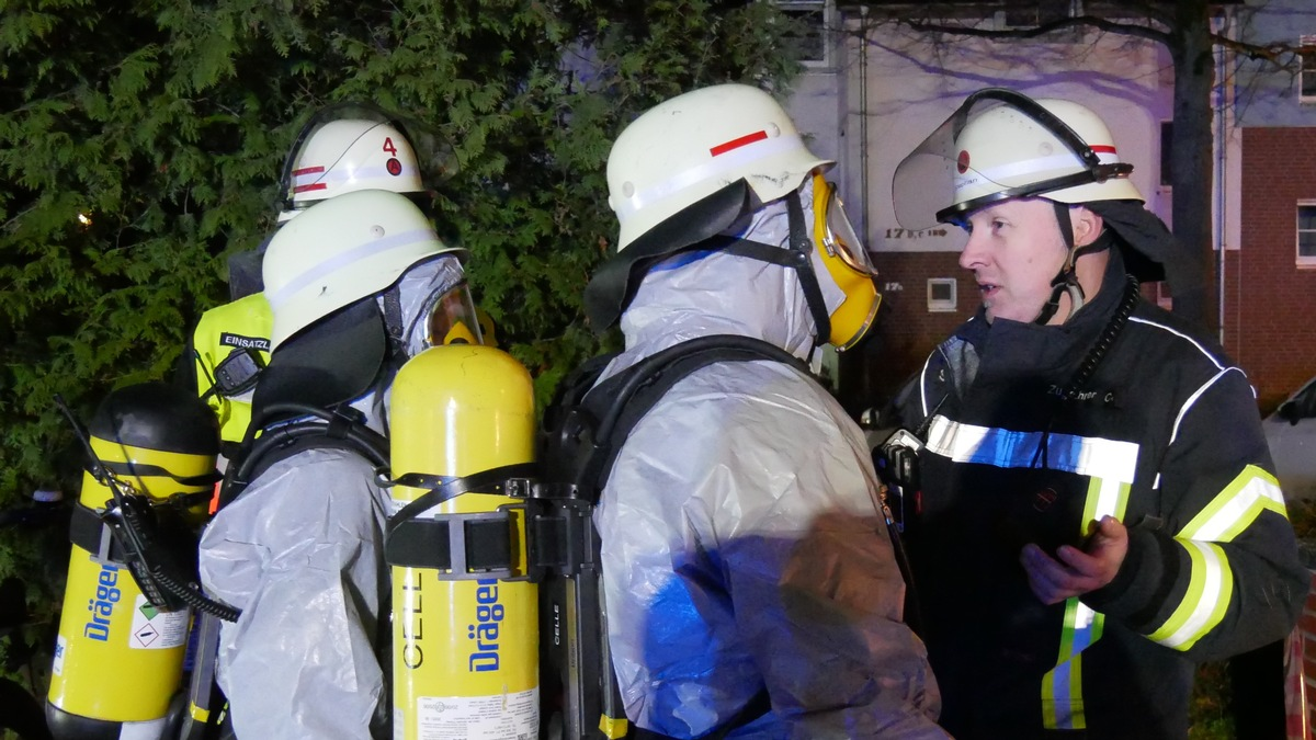 FW Celle: Unbekannte Flüssigkeit in Wohngebäude ausgetreten - Foto: presseportal.de