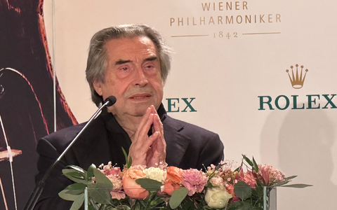 Der Italiener Riccardo Muti wird zum siebten Mail das Neujahrskonzert aus Wien dirigieren. (Archivfoto)  - Foto: Matthias Röder/dpa