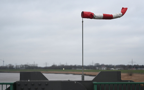 Es stürmt im Norden Deutschlands.  - Foto: Lars Penning/dpa