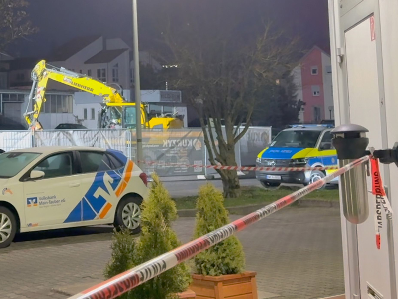 Die Spurensicherung ist vor Ort. - Foto: Fabian Koss/onw-images/dpa