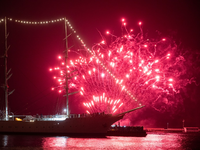 Schon weit vor Mitternacht gab es vielerorts in Deutschland ein Feuerwerk. - Foto: Stefan Sauer/dpa