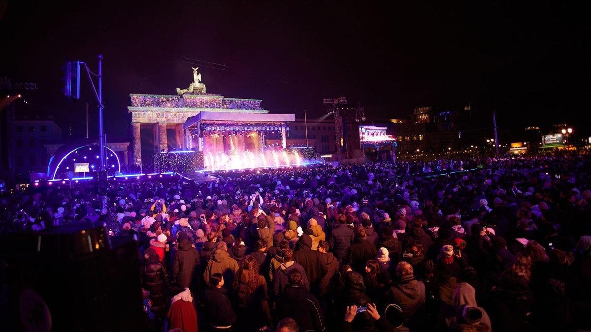 Silvester 2024 am Brandenburger Tor. (Archivbild) - Foto: Joerg Carstensen/dpa