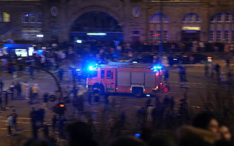 In Hamburg gab es in der Silvesternacht einige Notfälle - unter anderem einen tödlichen Unfall. (Foto aktuell) - Foto: Marcus Brandt/dpa