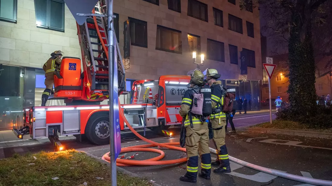 FW Stuttgart: Silvesternacht sorgt für zahlreiche Einsätze - Bild: presseportal.de