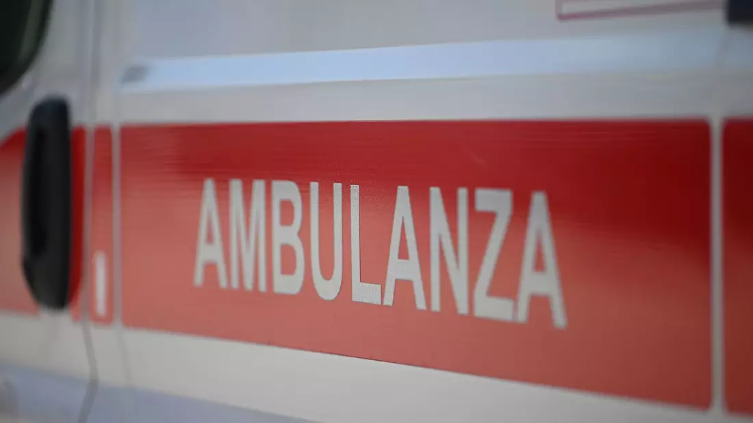 Die Opfer des Messerangriffs wurden in Krankenhäuser gebracht, sind aber wohl nicht in Lebensgefahr. (Archivbild) - Bild: Marijan Murat/dpa