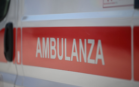 Die Opfer des Messerangriffs wurden in Krankenhäuser gebracht, sind aber wohl nicht in Lebensgefahr. (Archivbild) - Foto: Marijan Murat/dpa Die Opfer des Messerangriffs wurden in Krankenhäuser gebracht, sind aber wohl nicht in Lebensgefahr. (Archivbild) - Foto: Marijan Murat/dpa