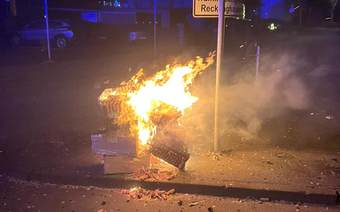 FW-RE: Silvesterbilanz zum Jahreswechsel 2024/2025: Kleinbrände nach dem Jahreswechsel, keine größeren Brandereignisse, Rettungsdienst im Dauereinsatz - Foto: presseportal.de