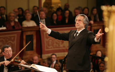 Muti dirigierte das Traditionskonzert zum siebten und letzten Mal. (Bild: Archiv) - Foto: Dieter Nagl/WIENER PHILHARMONIKER/dpa