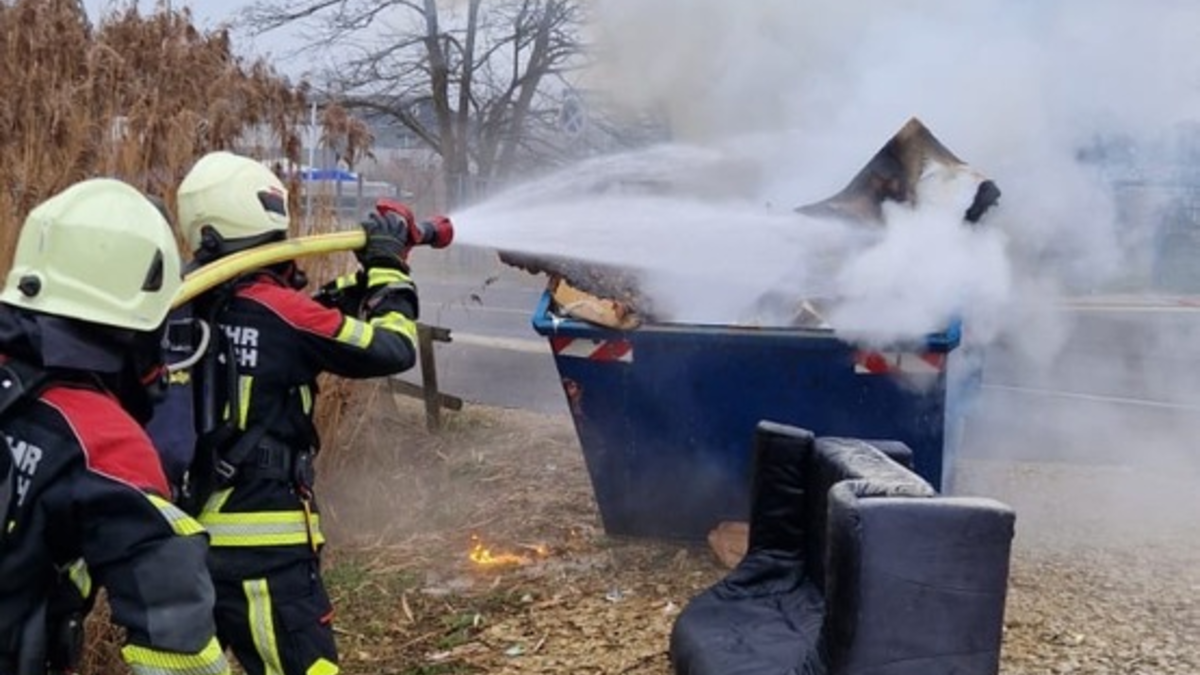 FW Allensbach: B1 Container - Foto: presseportal.de