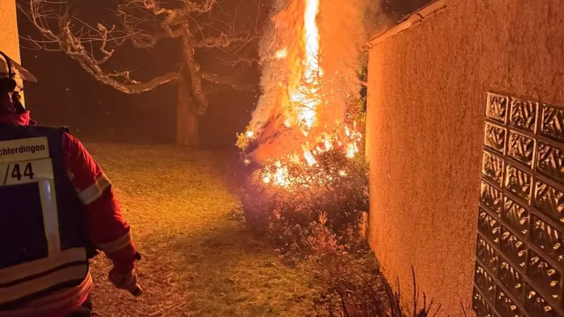 FW LK Esslingen: FW LK Esslingen: In der Silvesternacht zu 45 Einsätzen ausgerückt - Bild: presseportal.de