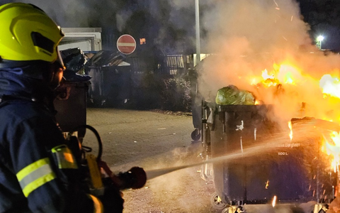 FW Bergheim: Silvesterbilanz der Feuerwehr Bergheim Drei Feuer an Gebäuden und mehrere Kleinbrände - Foto: presseportal.de