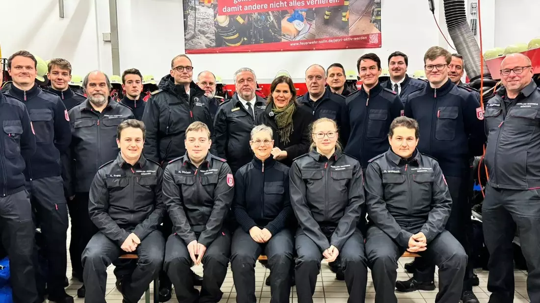 FW-M: Bürgermeisterin Verena Dietl bedankt sich bei der Freiwilligen Feuerwehr München für ihr Engagement (Solln) - Bild: presseportal.de