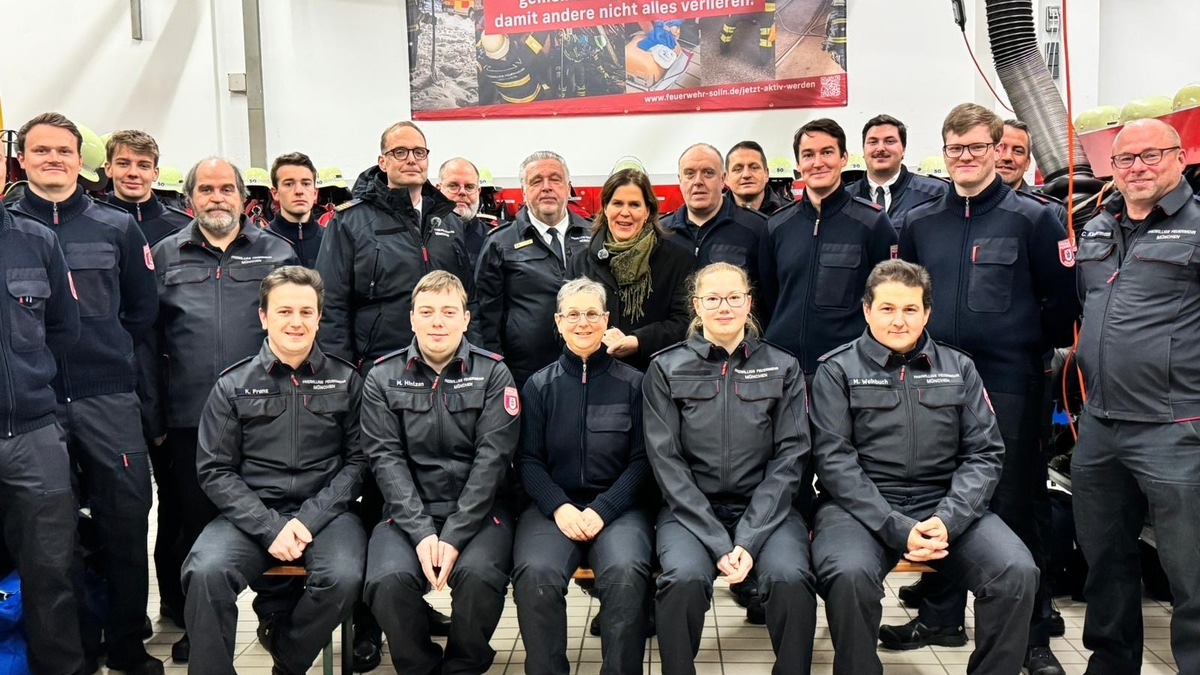 FW-M: Bürgermeisterin Verena Dietl bedankt sich bei der Freiwilligen Feuerwehr München für ihr Engagement (Solln) - Foto: presseportal.de