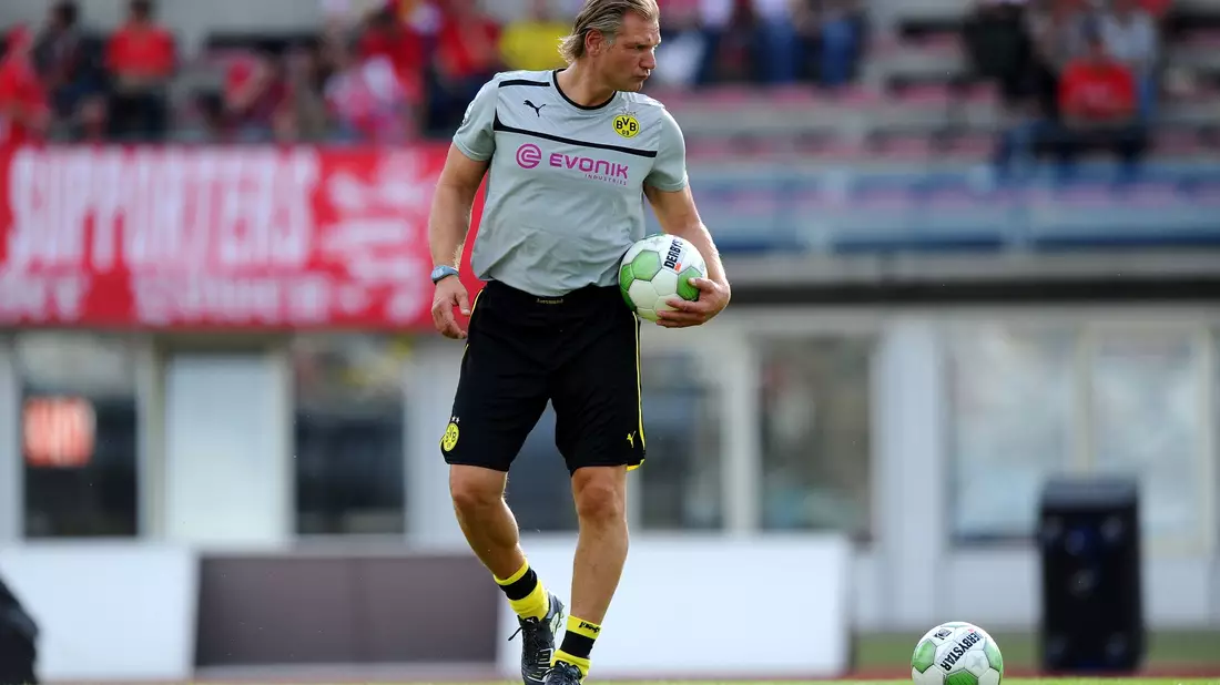 Wolfgang de Beer, Ex-Torwart von Borussia Dortmund, gehörte viele Jahre zu den beliebtesten BVB-Persönlichkeiten.  - Bild: picture alliance / ZB